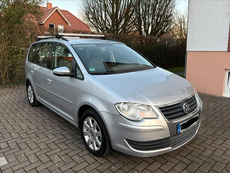 Gebraucht VW Touran 140 PS (102 kW) 2010 Silber Van / Kleinbus