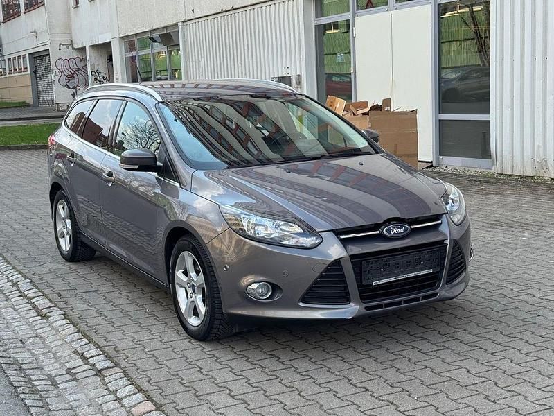 Gebraucht Ford Focus Titanium 150 PS (110 kW) 2014 Grau Limousine