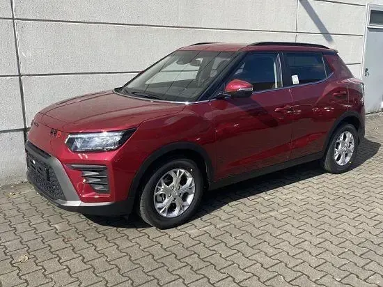 Gebraucht SsangYong Tivoli 163 PS (119 kW) 2025 Cherry red metallic (metallic) SUV