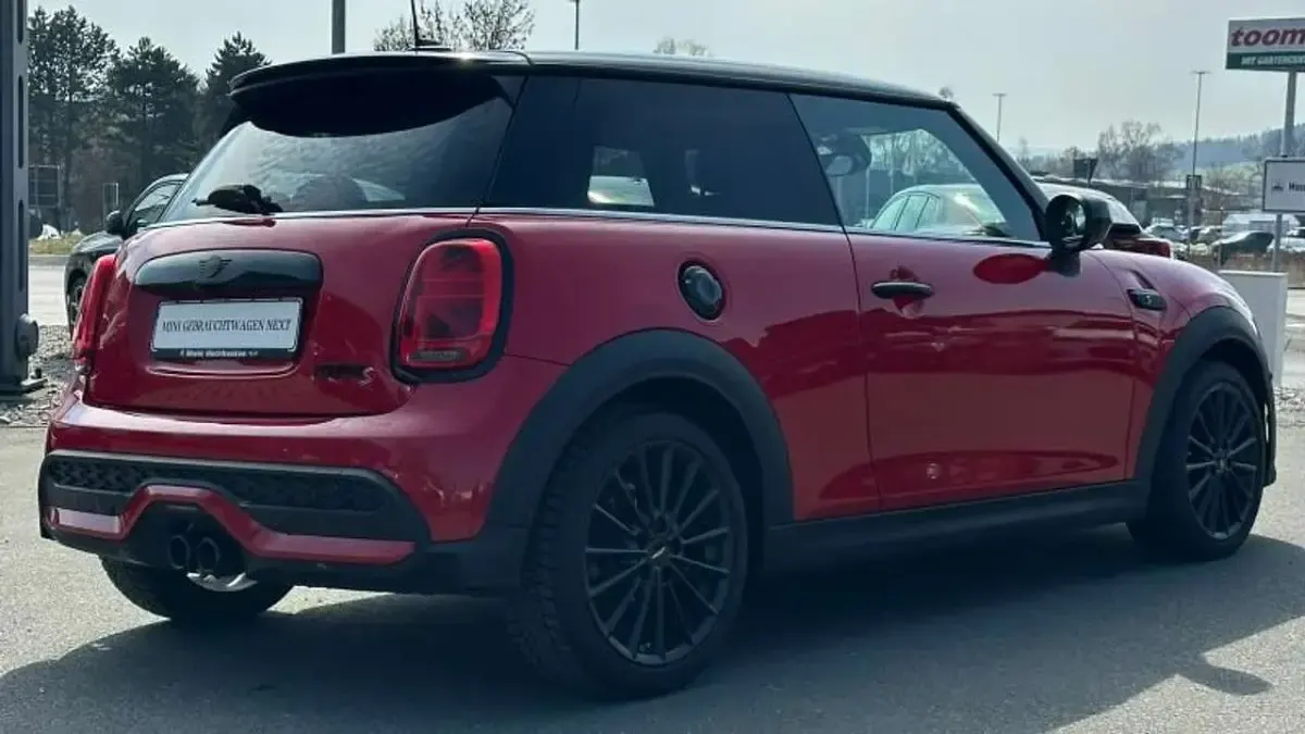 Gebraucht Mini Cooper S 178 PS (130 kW) 2022 Chili red Kleinwagen