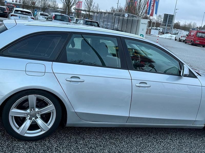 Gebraucht Audi A4 160 PS (117 kW) 2009 Grau Limousine