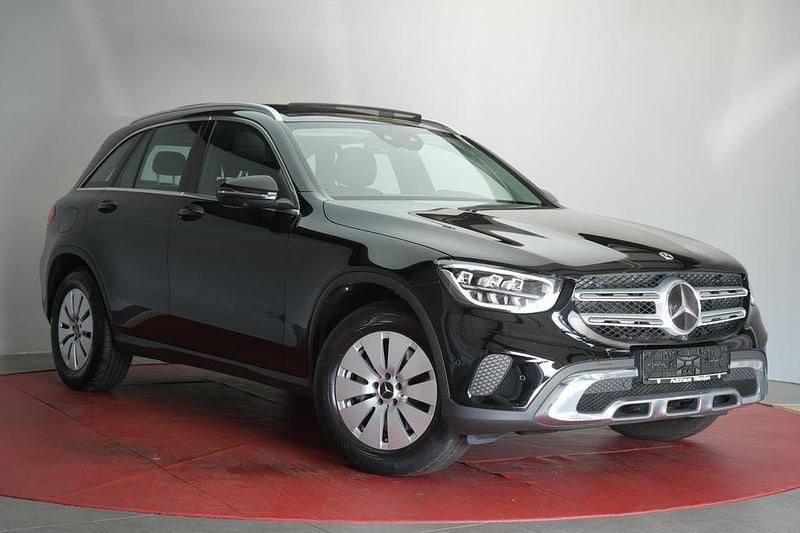 Schwarz Gebraucht 2021 Mercedes GLC300 SUV | 27.200 € (Superpreis) - Bild 1/4