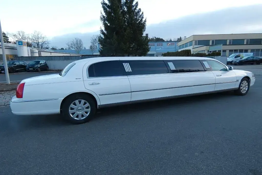Gebraucht Lincoln Town Car 242 PS (177 kW) 2003 Weiß Limousine