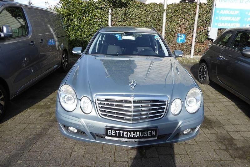 Gebraucht Mercedes E200 184 PS (135 kW) 2006 Grau Kombi
