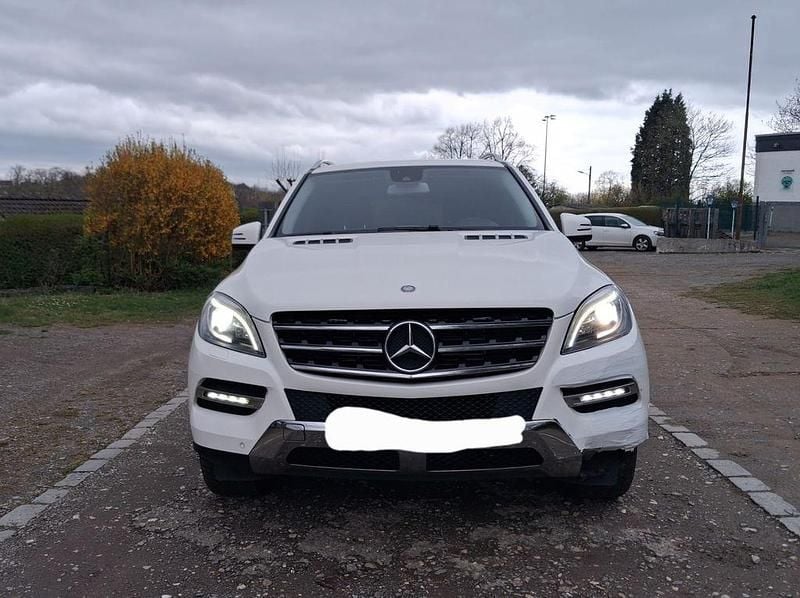 Gebraucht Mercedes ML250 204 PS (150 kW) 2014 Weiß SUV