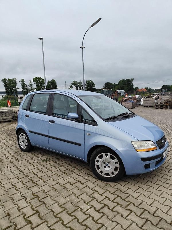 Blau Gebraucht 2005 Fiat Idea Van / Kleinbus | 2.500 € (Etwas zu teuer) - Bild 1/4