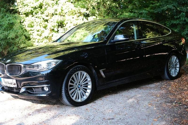 Schwarz Gebraucht 2013 BMW 335 Gran Turismo Luxury Line Limousine | 14.000 € - Bild 1/4