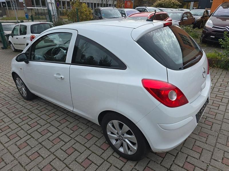 Gebraucht Opel Corsa Edition 80 PS (58 kW) 2009 Weiß Kleinwagen