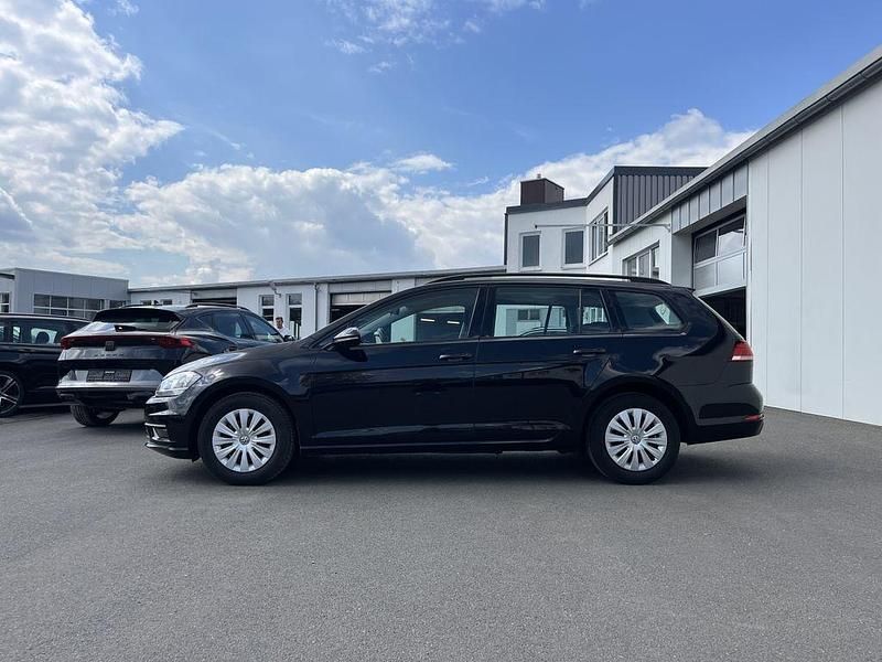 Gebraucht VW Golf VII 116 PS (85 kW) 2020 Deep black Kombi
