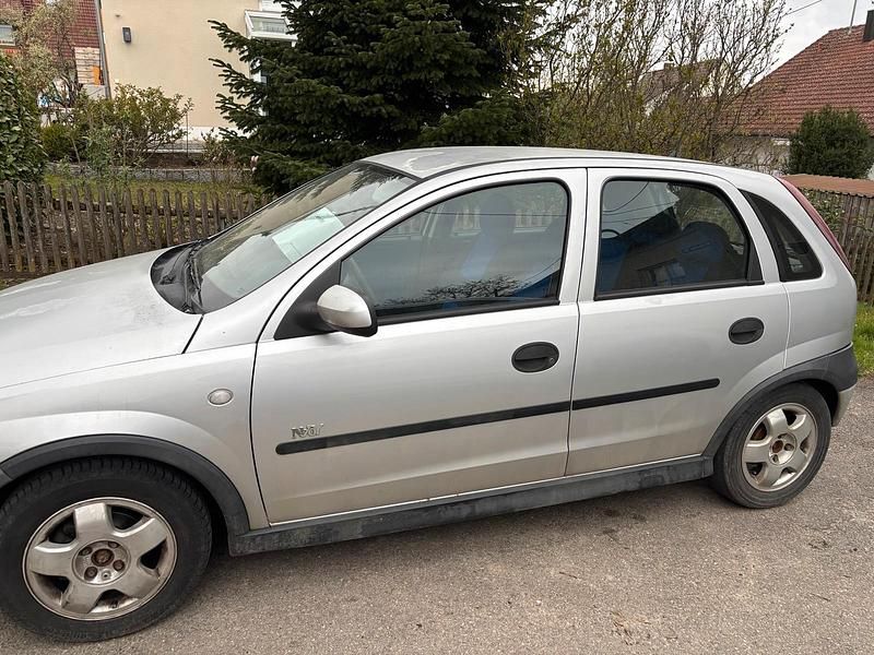 Gebraucht Opel Corsa 75 PS (55 kW) 2003 Silber Kleinwagen