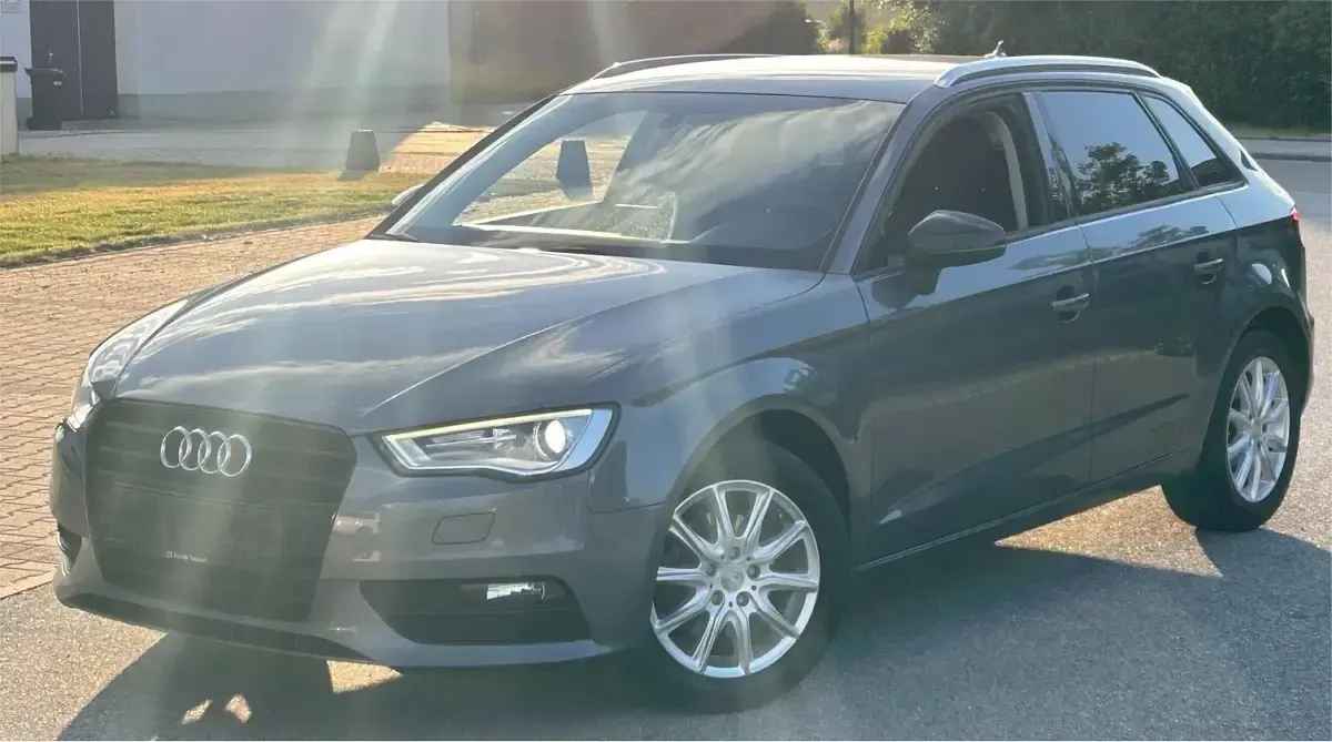 Gebraucht Audi A3 Sportback 140 PS (102 kW) 2013 Silber Kleinwagen