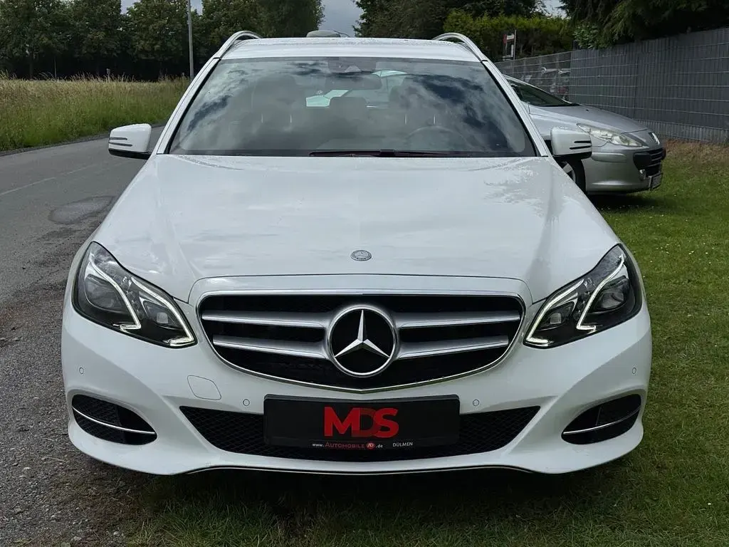 Gebraucht Mercedes E250 204 PS (150 kW) 2015 Weiß Kombi