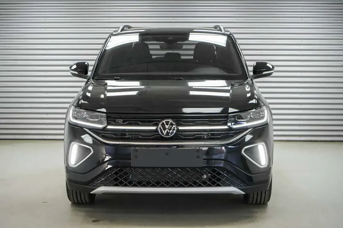 Neu VW T-Cross R-line 150 PS (110 kW) 2026 Deep black SUV