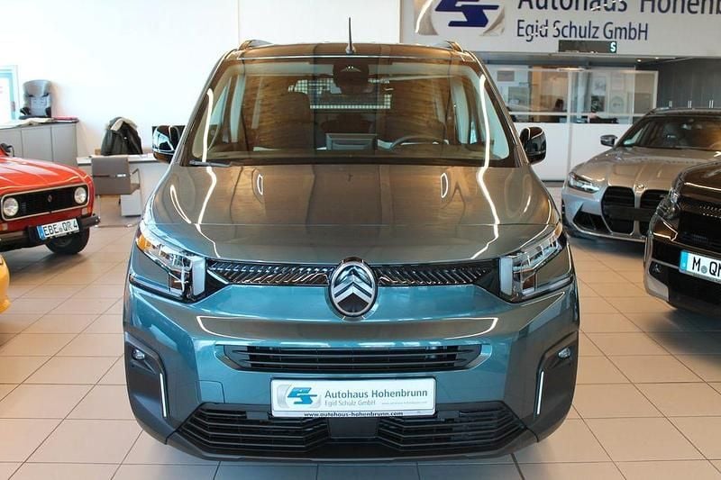 Neu Citroën Berlingo 131 PS (96 kW) 2026 Kiama blau Van / Kleinbus