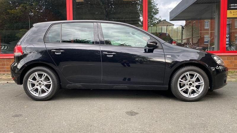 Schwarz Gebraucht 2012 VW Golf VI Match Limousine | 3.950 € (Superpreis) - Bild 1/4