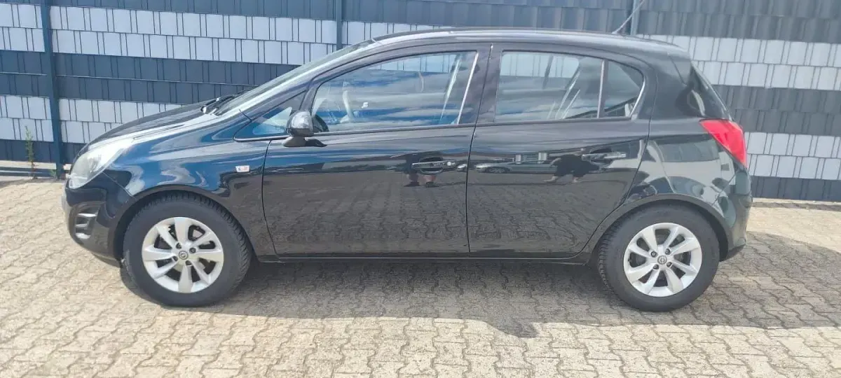 Gebraucht Opel Corsa Energy 86 PS (63 kW) 2014 Schwarz Kleinwagen