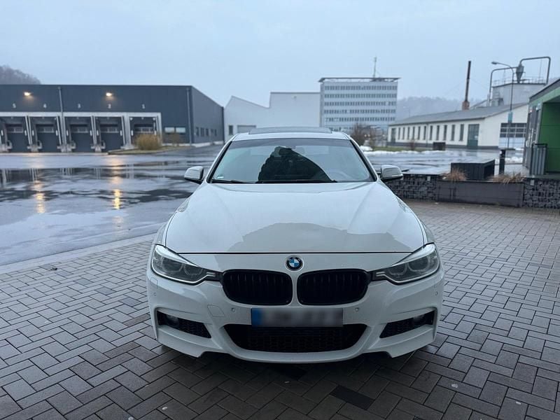 Gebraucht BMW 330 M Sport 258 PS (189 kW) 2014 Weiß Limousine