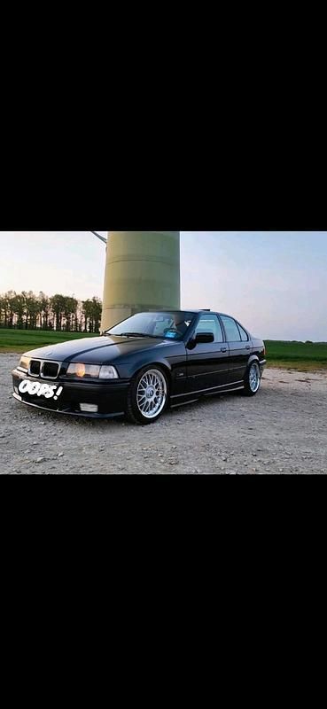 Schwarz Gebraucht 1996 BMW 320 M Sport Limousine | 4.500 € - Bild 1/4