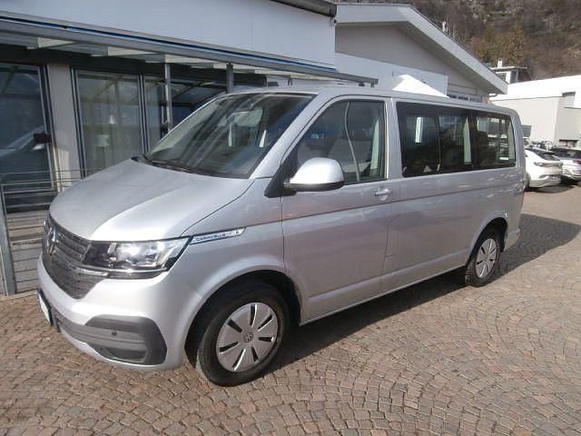 Gebraucht VW Caravelle 150 PS (110 kW) 2023 Silber Van / Kleinbus