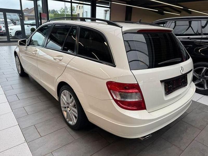 Gebraucht Mercedes C250 204 PS (150 kW) 2009 Weiß Kombi