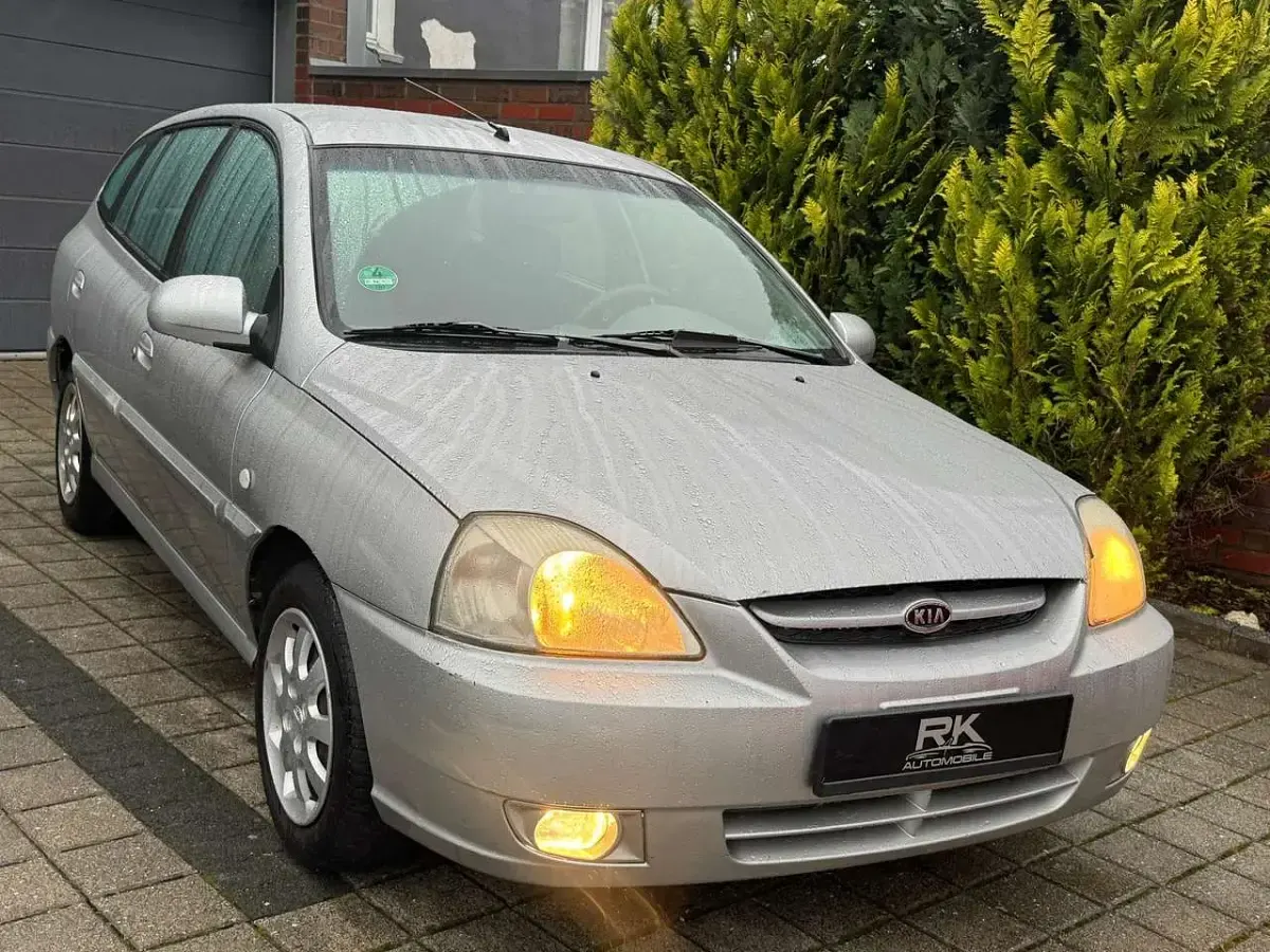 Gebraucht Kia Rio 82 PS (60 kW) 2004 Stahlsilbermet. Kleinwagen