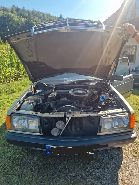 Gebraucht Mercedes 190 102 PS (75 kW) 1987 Gold Limousine