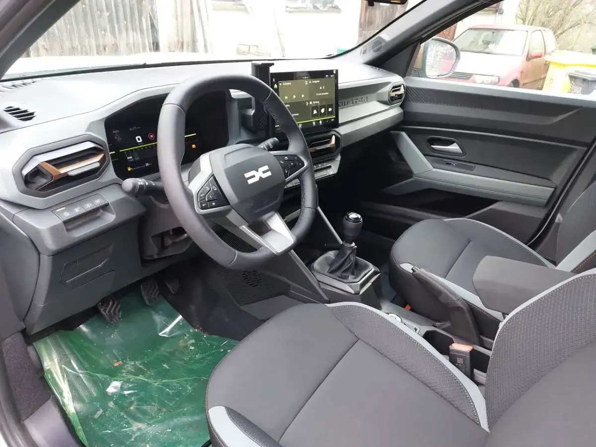 Neu Dacia Duster Extreme 131 PS (96 kW) 2025 Arktisweiss zedergrün u. a. SUV