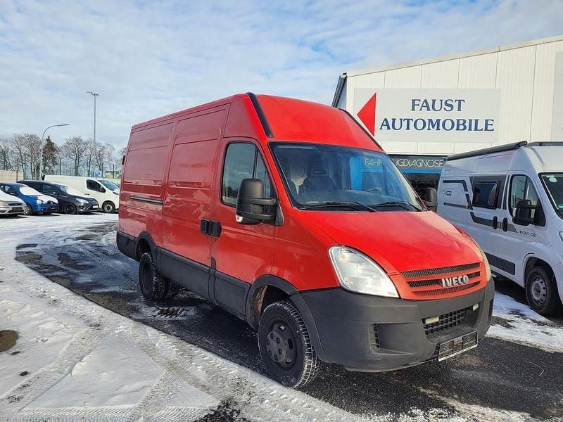 Rot Gebraucht 2008 Iveco Daily Van / Kleinbus | 3.990 € (Guter Preis) - Bild 1/4