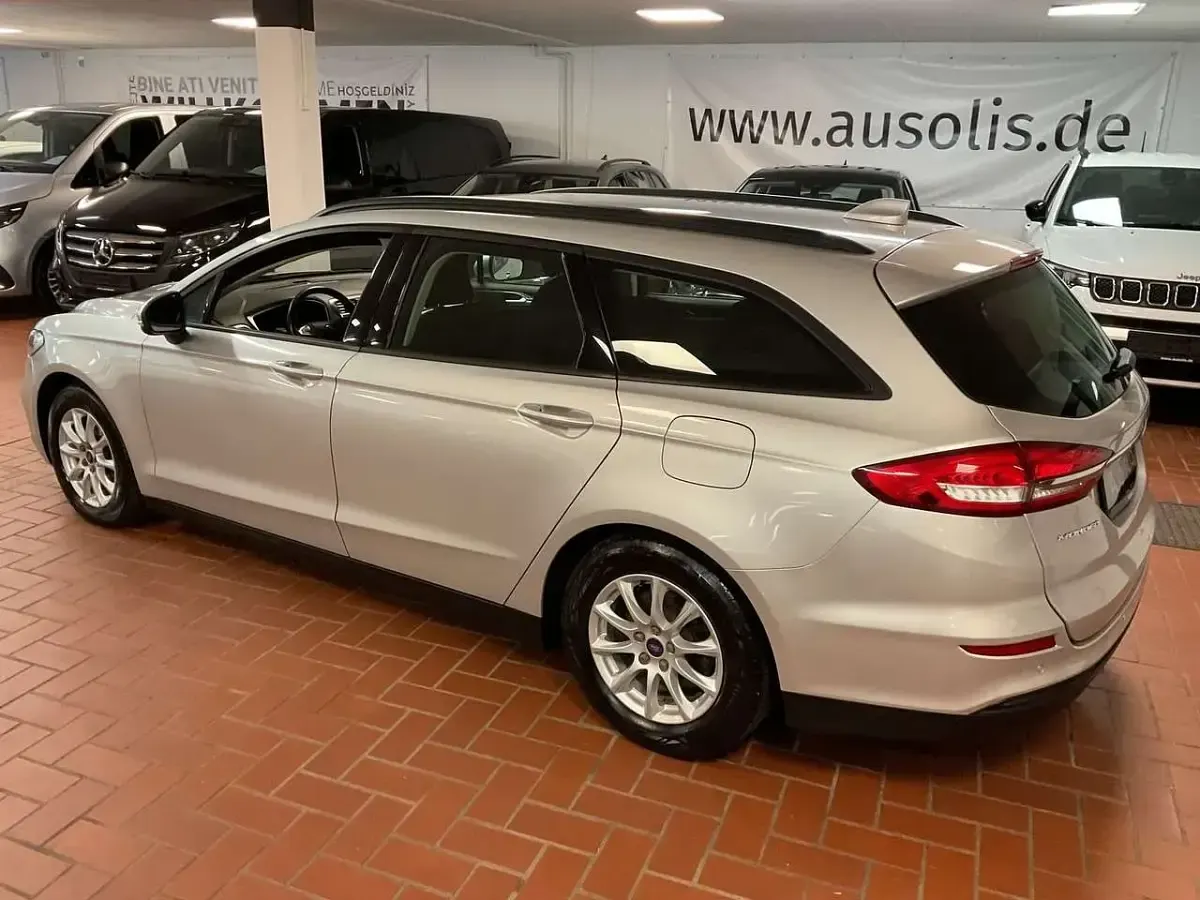 Używany Ford Mondeo 150 KM (110 kW) 2021 Srebrny Kombi