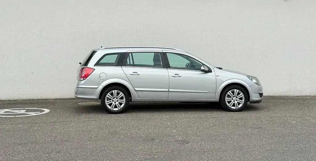 Gebraucht Opel Astra Edition 80 PS (58 kW) 2005 Silber Limousine