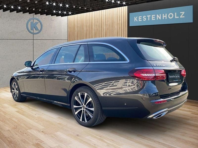 Gebraucht Mercedes E300 Avantgarde 306 PS (225 kW) 2020 Lack graphitgrau Kombi