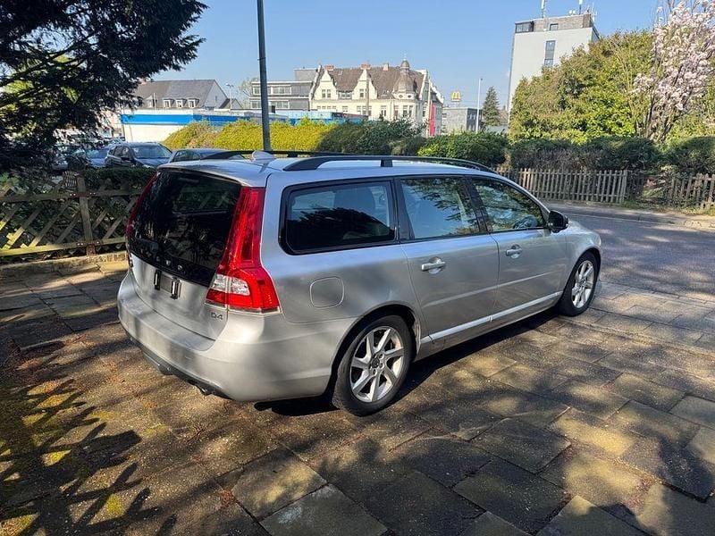 Gebraucht Volvo V70 181 PS (133 kW) 2014 Silber Kombi