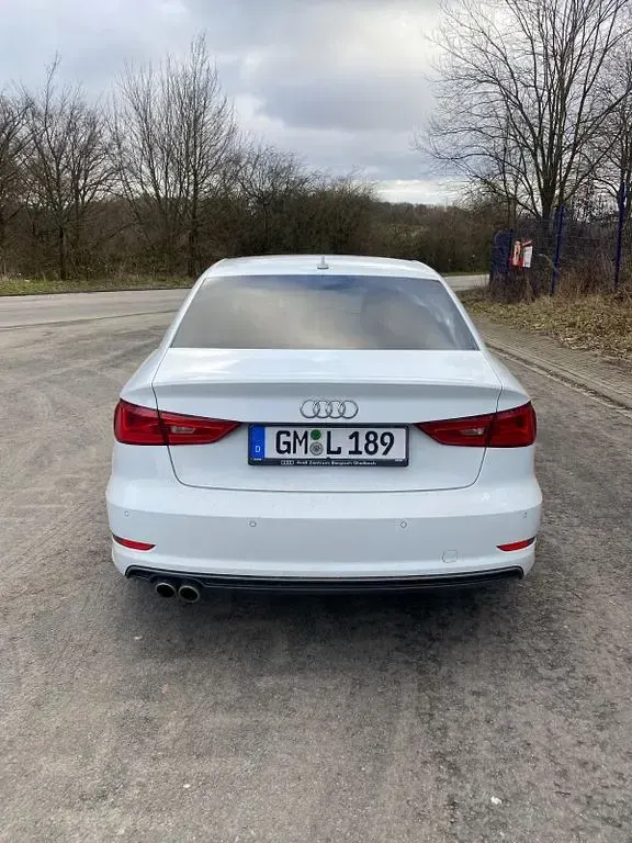 Gebraucht Audi A3 Ambiente 150 PS (110 kW) 2015 Weiß Limousine