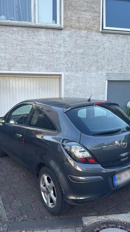 Grau Gebraucht 2010 Opel Corsa Selection Coupé | 1.799 € (Superpreis) - Bild 1/4