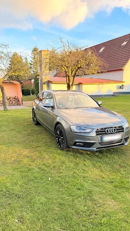 Gebraucht Audi A4 177 PS (130 kW) 2012 Grau Kombi