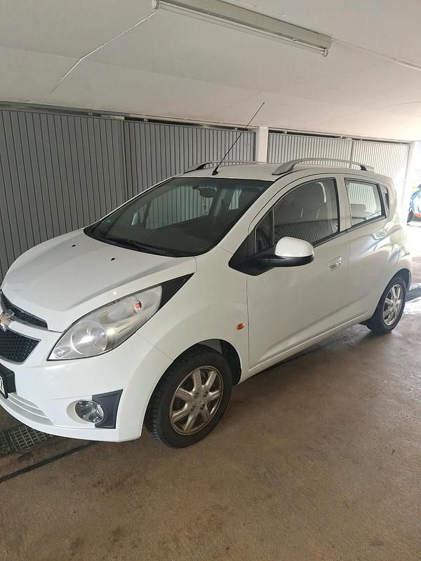 Gebraucht Chevrolet Spark LS 82 PS (60 kW) 2011 Weiß Kleinwagen