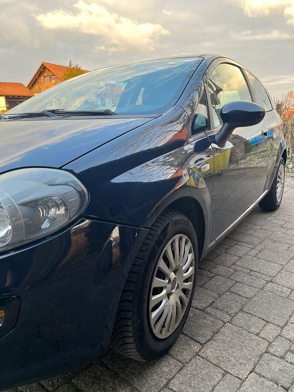 Gebraucht Fiat Punto 77 PS (56 kW) 2011 Blau Kleinwagen