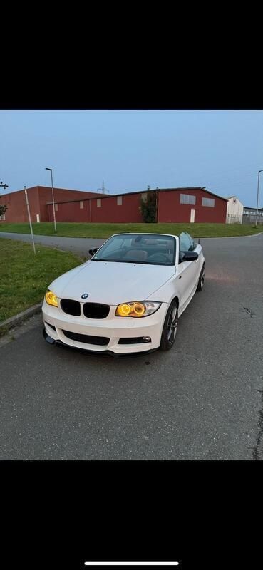 Weiß Gebraucht 2010 BMW 120 Cabriolet Shadowline Cabrio | 8.490 € (Fairer Preis) - Bild 1/4