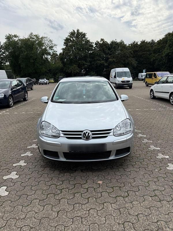 Silber Gebraucht 2006 VW Golf V Comfortline Limousine | 4.999 € (Etwas zu teuer) - Bild 1/4