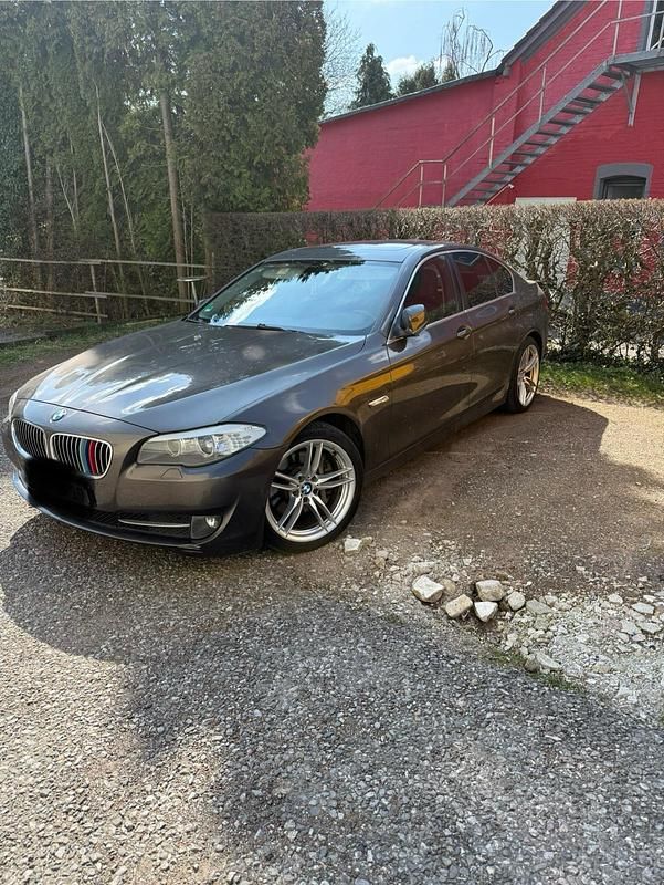 Gebraucht BMW 525 300 PS (220 kW) 2010 Braun Limousine