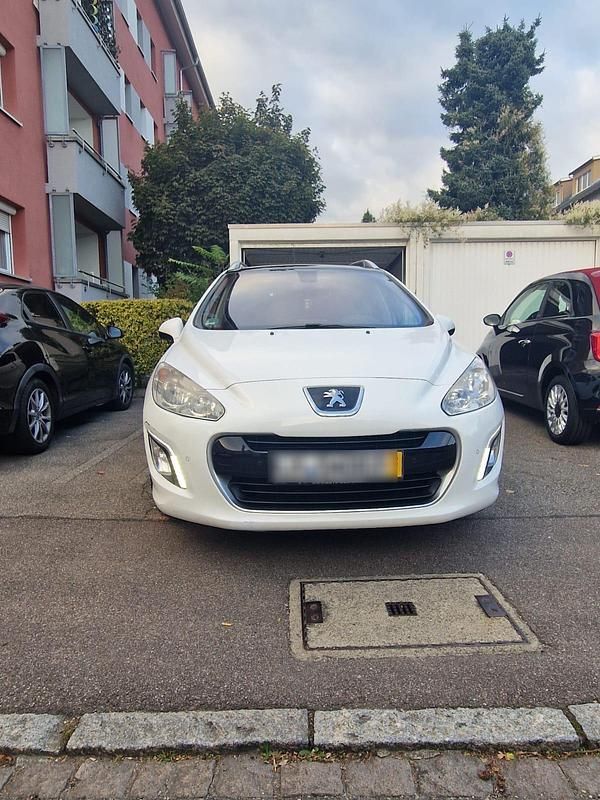 Weiß Gebraucht 2011 Peugeot 308 Kombi | 2.900 € (Fairer Preis) - Bild 1/4