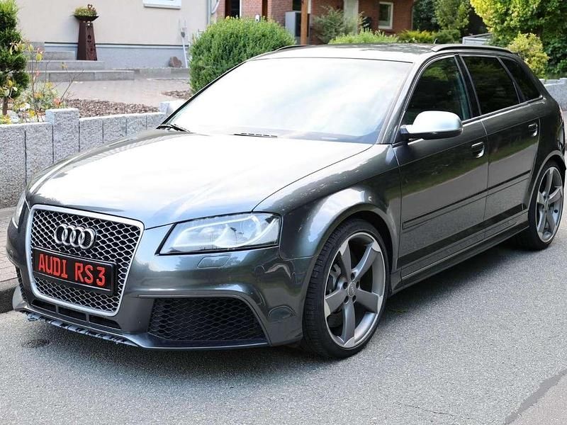 Grau Gebraucht 2012 Audi RS3 Sportback Kleinwagen | 25.900 € (Fairer Preis) - Bild 1/4