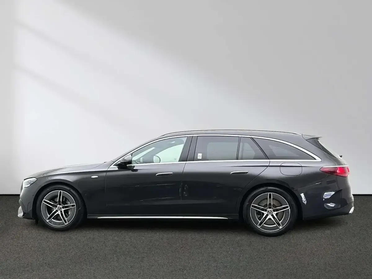 Usata Mercedes E300 AMG 197 CV (144 kW) 2025 Grigio Station wagon