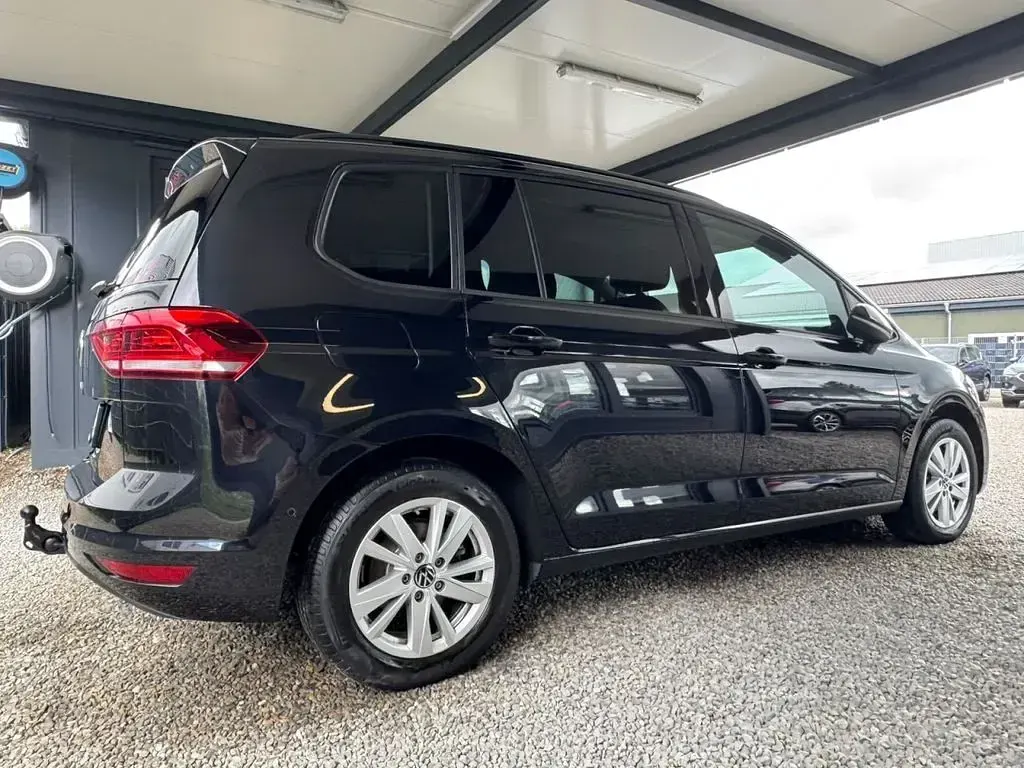 Gebraucht VW Touran 150 PS (110 kW) 2023 Schwarz Van / Kleinbus
