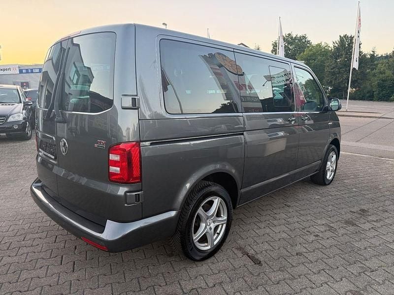 Gebraucht VW Transporter 204 PS (150 kW) 2016 Grau Van