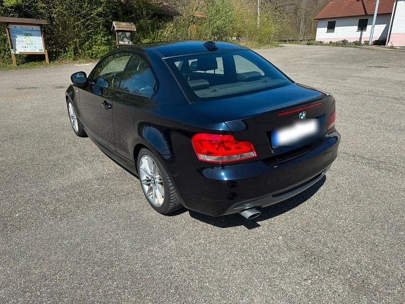 Gebraucht BMW 120 Coupé Shadowline 177 PS (130 kW) 2013 Schwarz Coupé