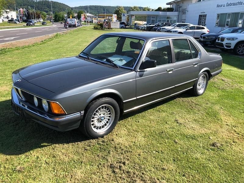 Grau Gebraucht 1983 BMW 745 Limousine | 24.999 € - Bild 1/4