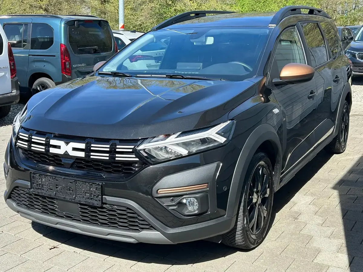 Gebraucht Dacia Jogger Extreme 110 PS (80 kW) 2024 Schwarz Van / Kleinbus