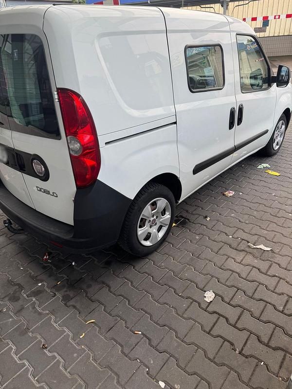 Gebraucht Fiat Doblò 90 PS (66 kW) 2012 Weiß Van / Kleinbus
