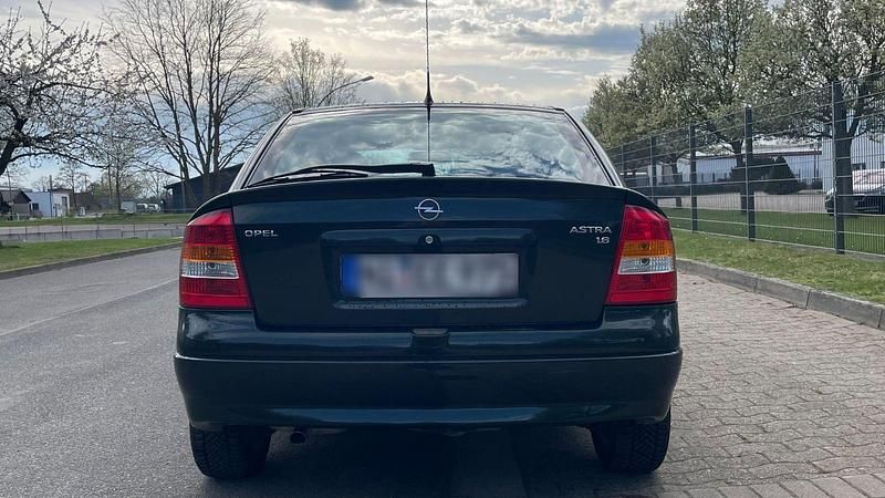 Gebraucht Opel Astra Selection 84 PS (61 kW) 2001 Grün Limousine